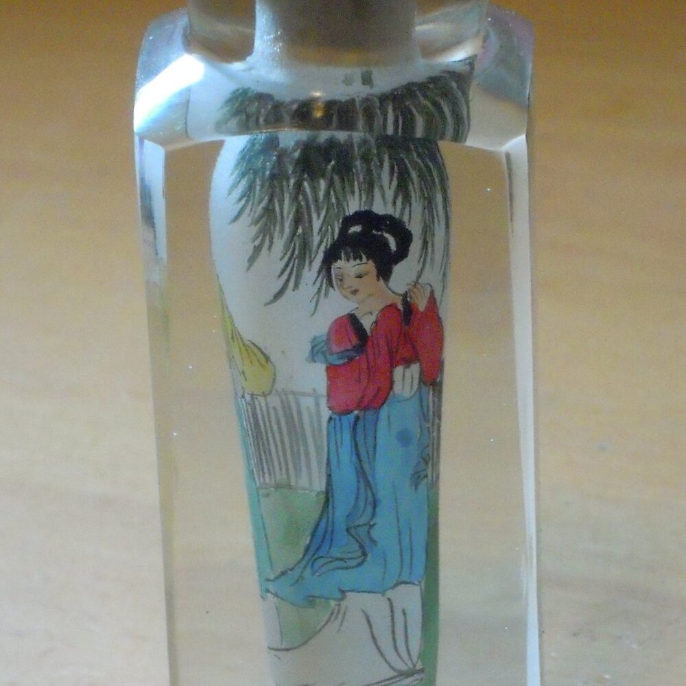 Vintage Chinese Japanese Reverse Hand Painted Snuff Perfume Glass Bottle w Lid